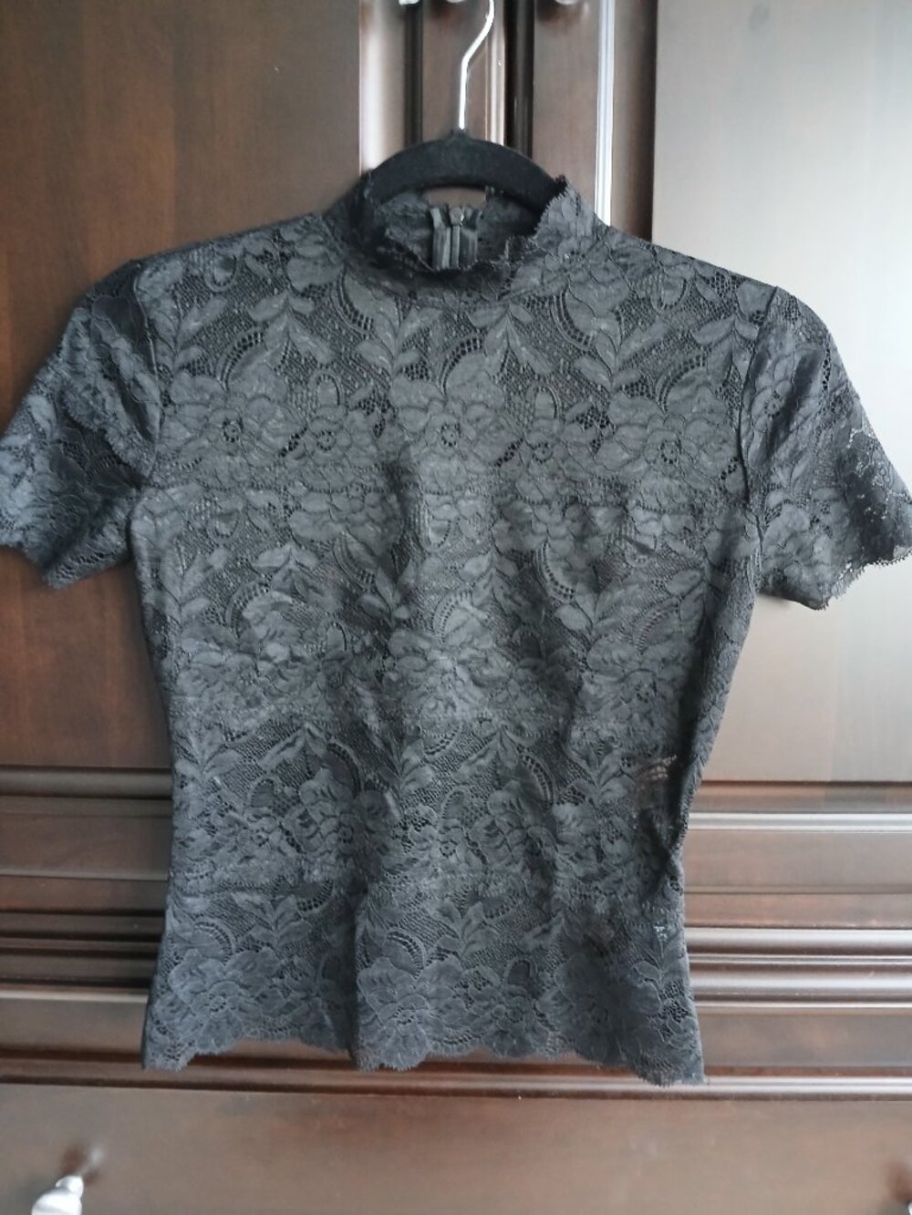 Guess XS Short Sleeve Lace Top